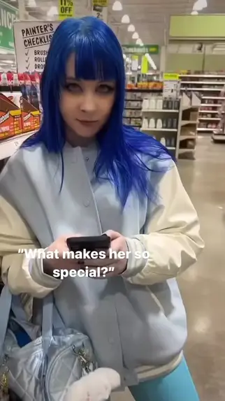 Girl brush bate